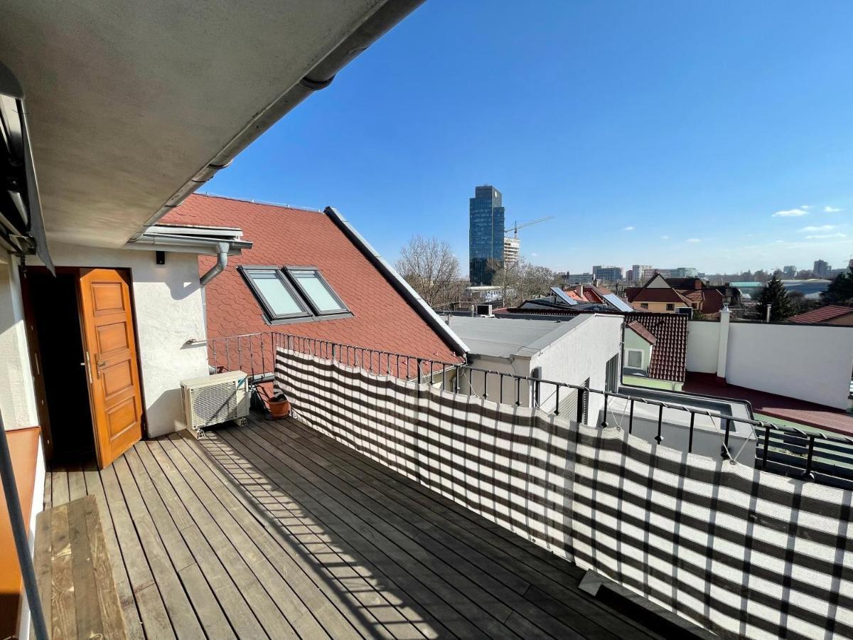 Beautiful And Romantic Penthouse With Two Terraces Bratislava Exteriér fotografie